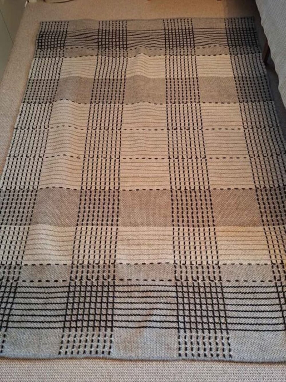 4 X 6 Flate-Weave Wool Gray Plaid Rug